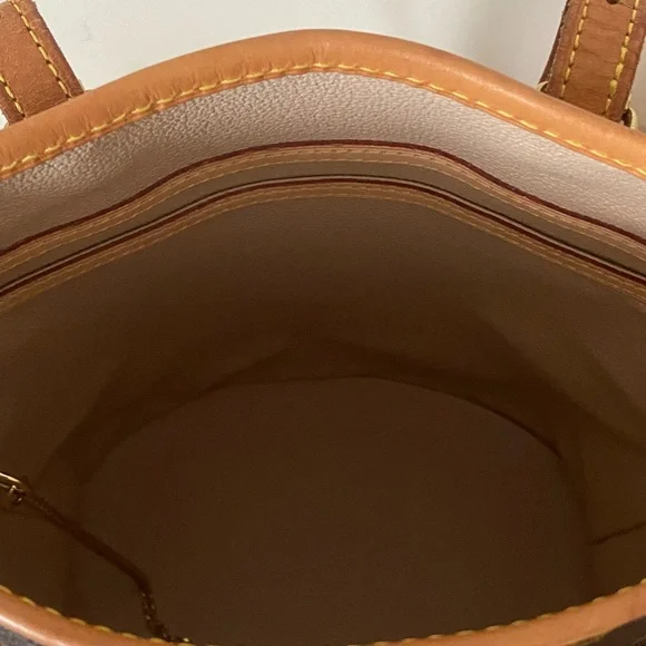 βοΈSOLD βοΈ Louis Vuitton Petit (PM) Bucket Bag - Picture 10 of 14